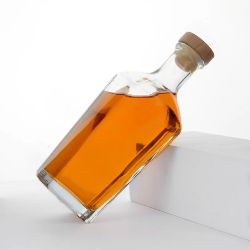 700ml 750ml Clear Glossy Black Distillery Spirit Rum Vodka Whisky Glass Liquor Bottle with Cork