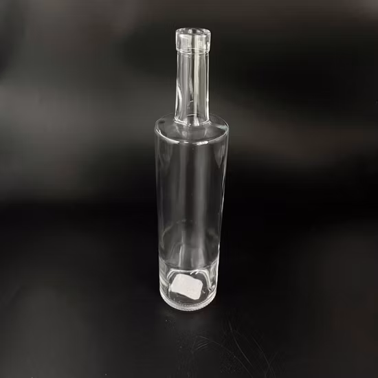 Benutzerdefinierte 500 ml 700 ml 750 ml Glasflasche Klare leere Glasflaschen Wodka Whisky Brandy Glasflasche Tequila Gin Likör Spirituosen Glasflasche
