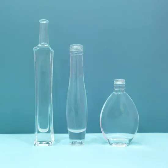 Benutzerdefiniertes Logo mit deutlicher Prägung, 500 ml, 700 ml, 750 ml, Glasflaschen für Rum/Tequila/Gin/Brandy/Rum/Whisky/Wodka